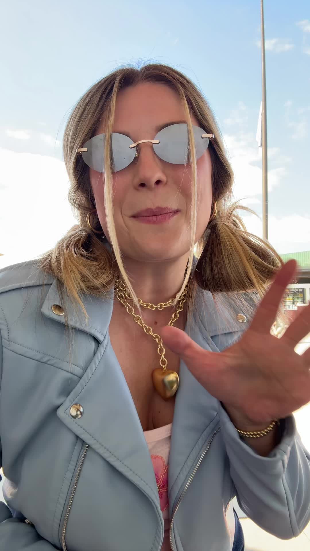 @karliwickens