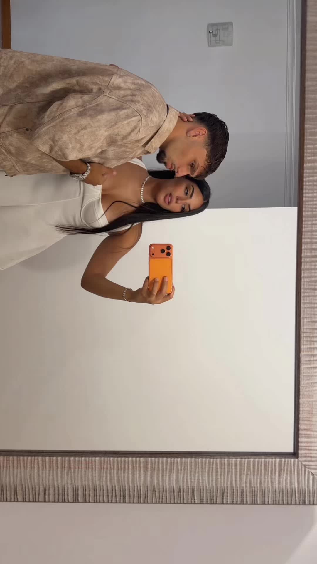 @Ari Zoppi