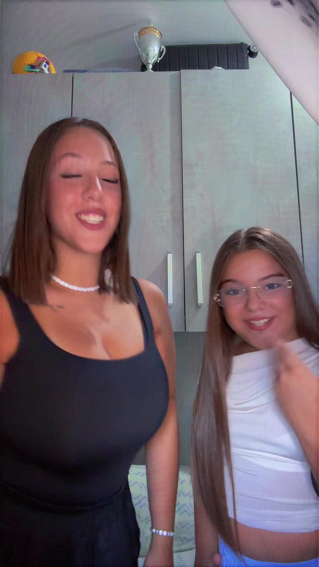 @𝒔𝒊𝒎𝒐𝒏𝒂🌟