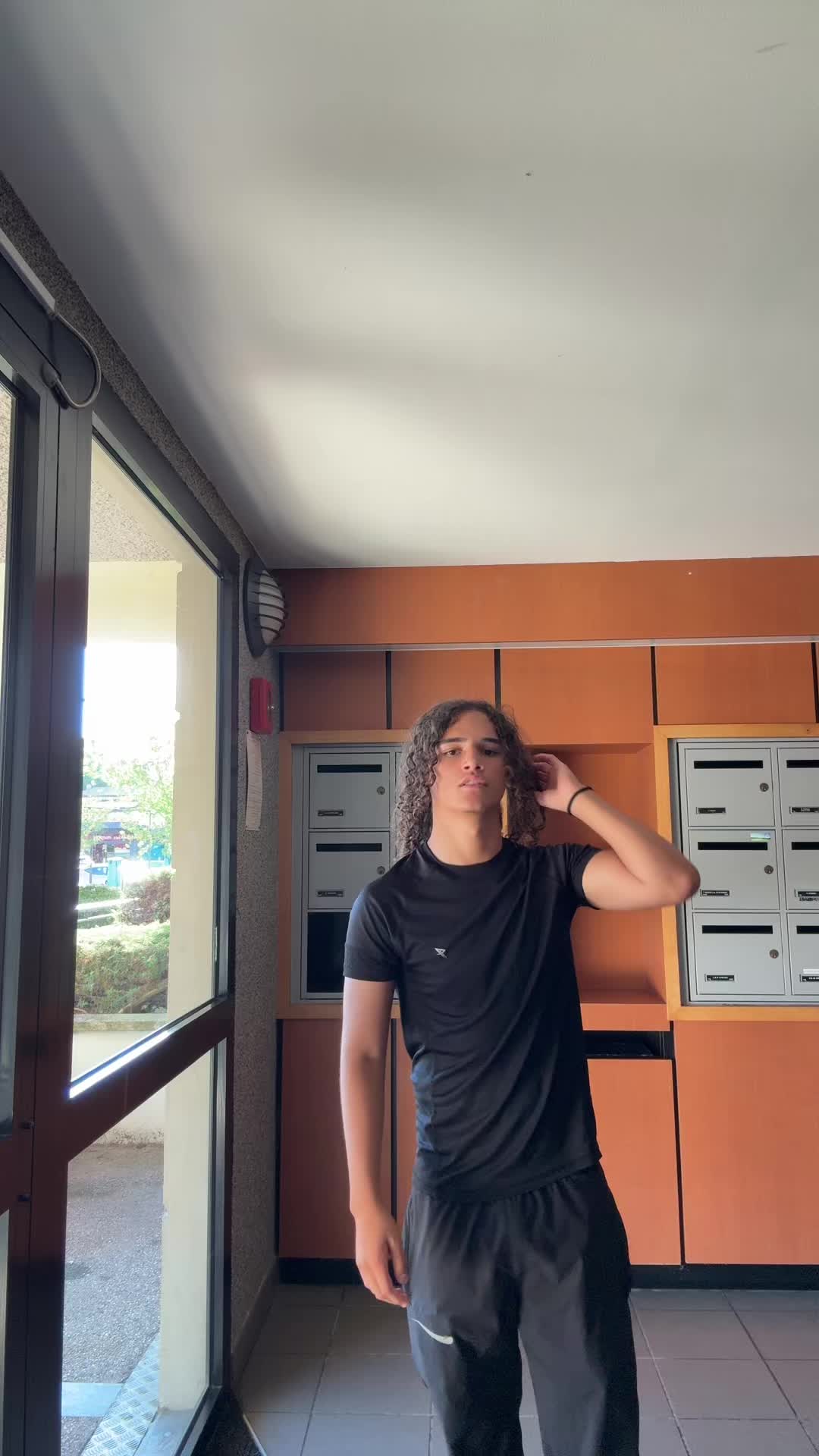 @𝓜⚫️𝔀𝓰𝓵𝓲𝔀