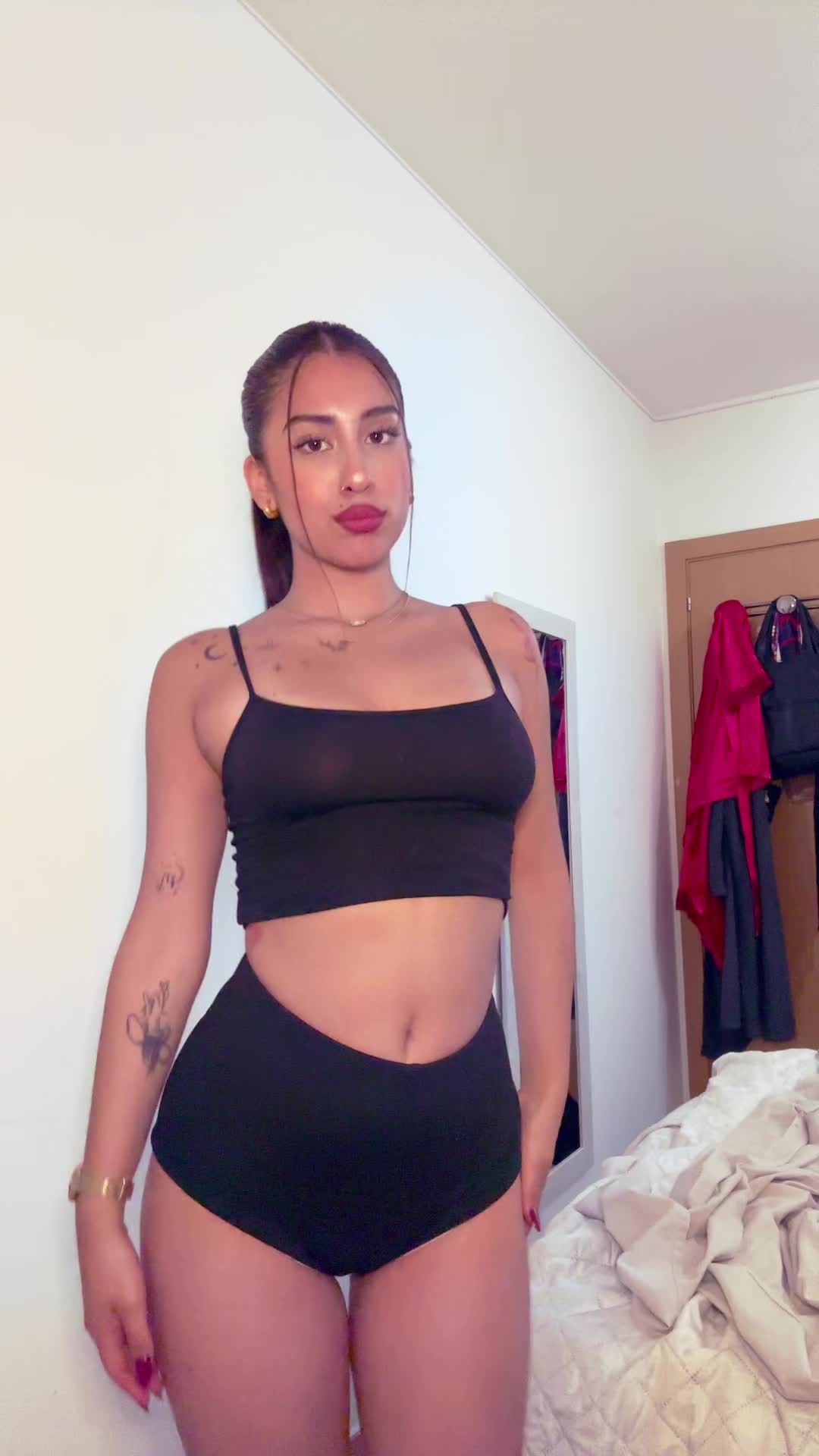 @laanyiyi ✨