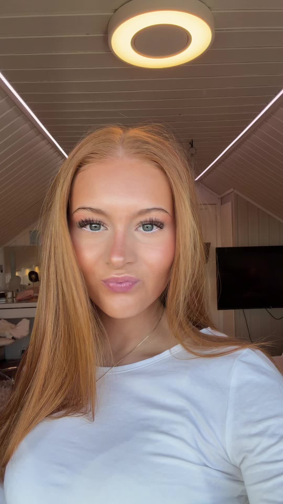 @LEAH SPJELKAVIK