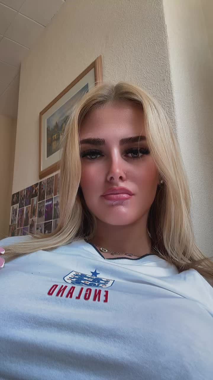 @𝓼𝓸𝓹𝓱 🦋