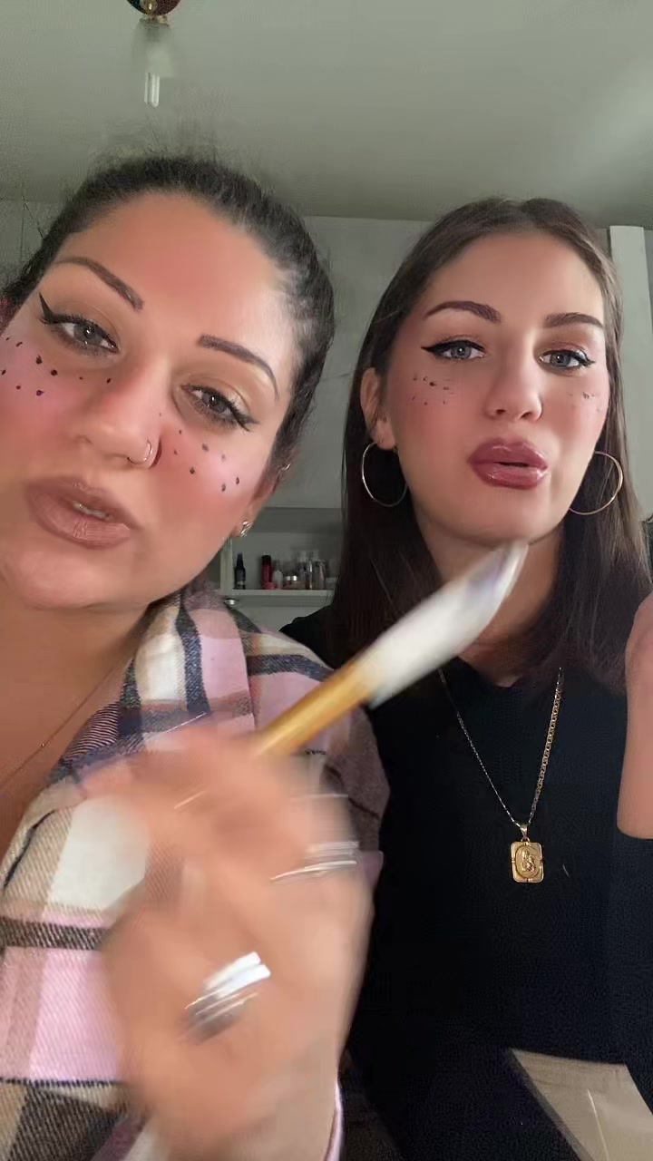 @𝓜𝓸𝓷𝓲.🖤✨