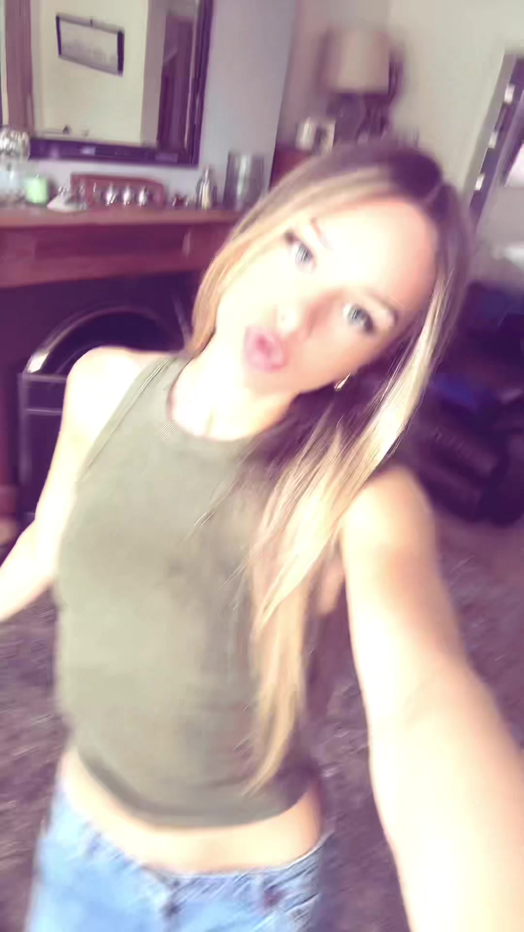 @becca ๐ชฉ๐๐๐