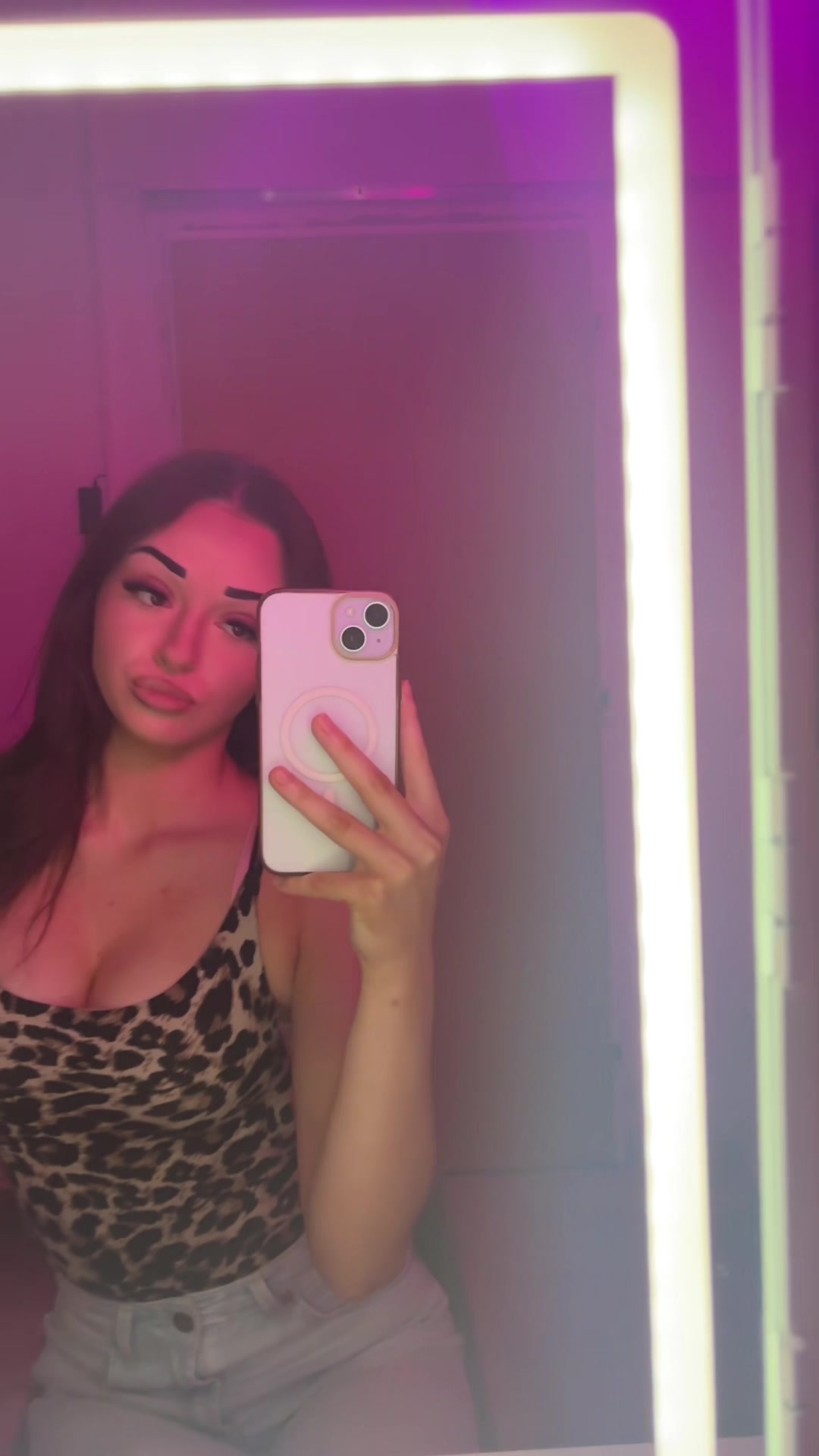 @𝒯ℯ𝓇ℯ𝓏𝓀𝒶