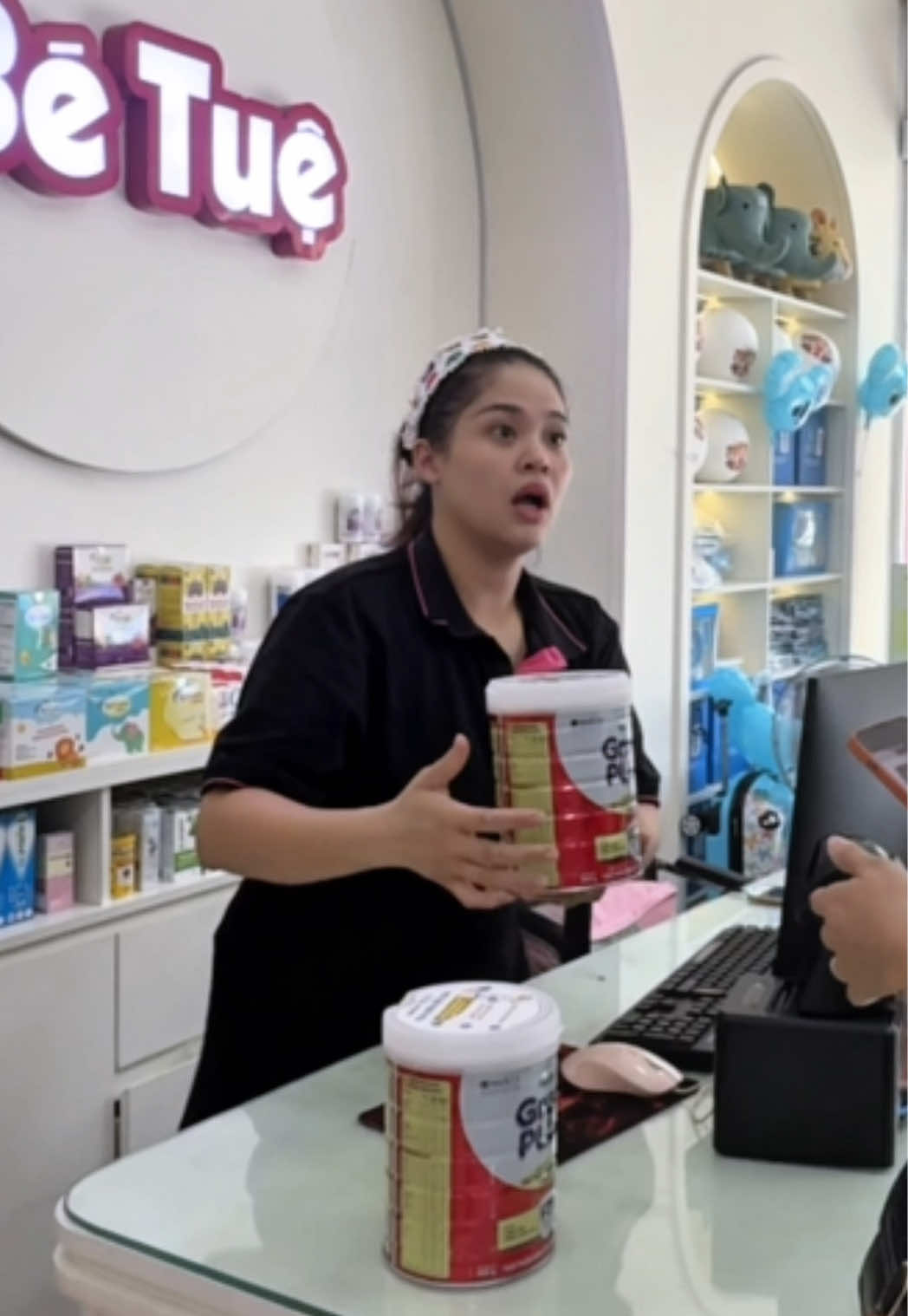 @Shop B&eacute; Tuệ