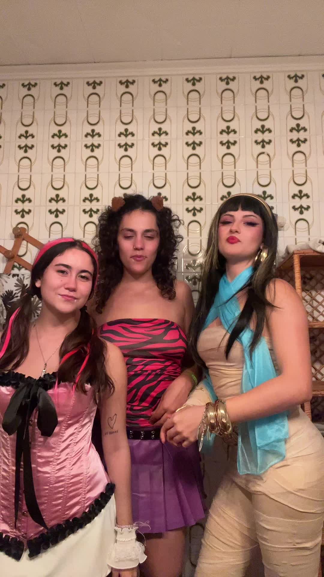 @Júlia🐆