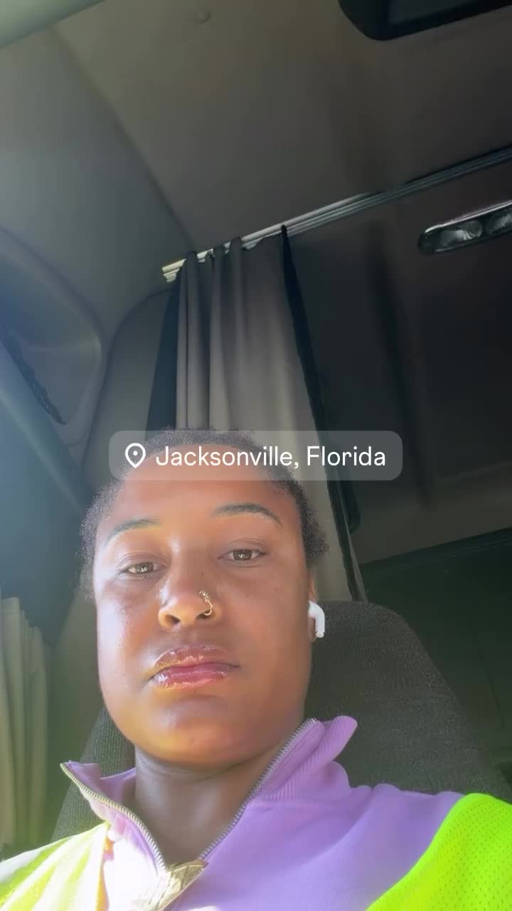 @Fineassyellatrucking