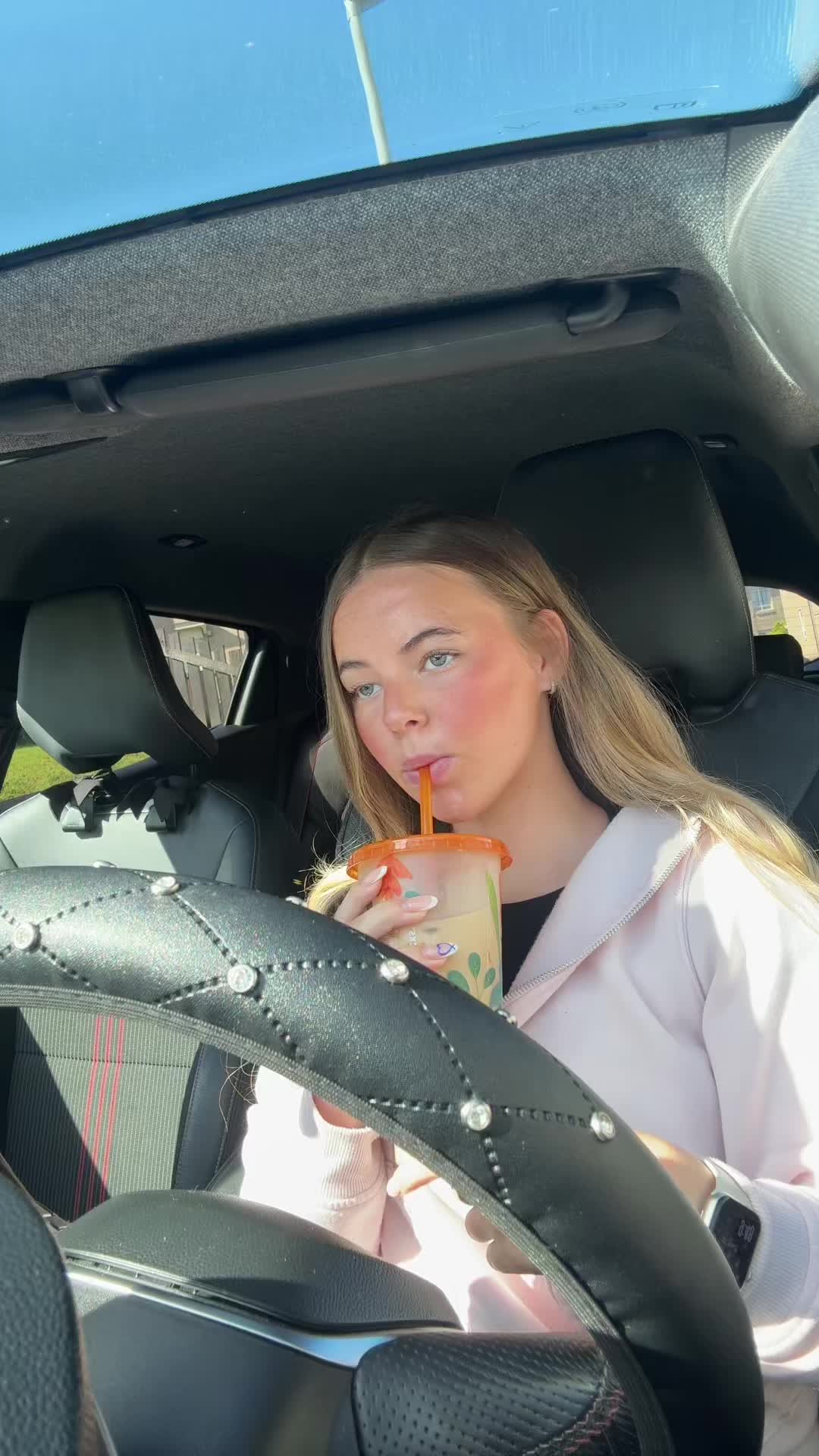 @𝐤𝐢𝐫𝐬𝐭𝐞𝐧🧸🍒🤍