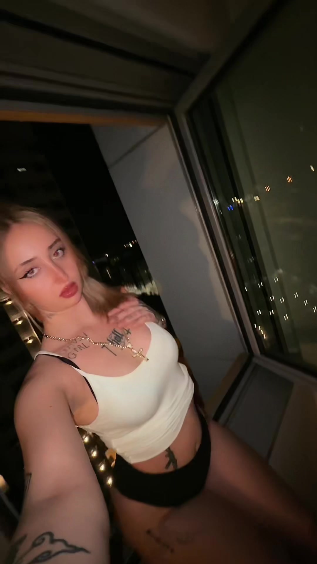 @sikariaxr