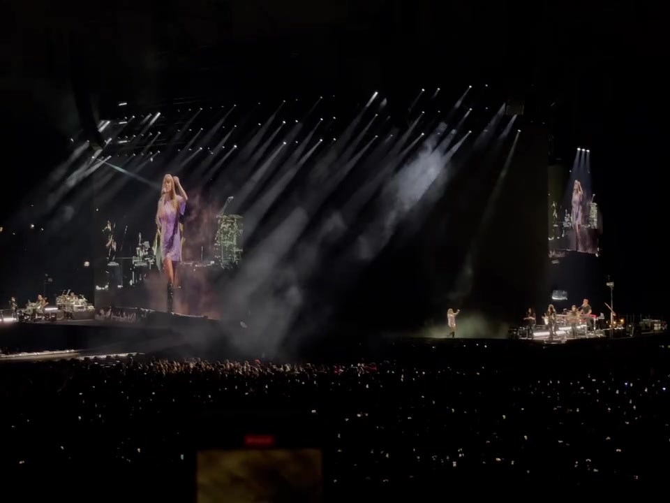 @𓂃꙳⋆videos from the eras tour