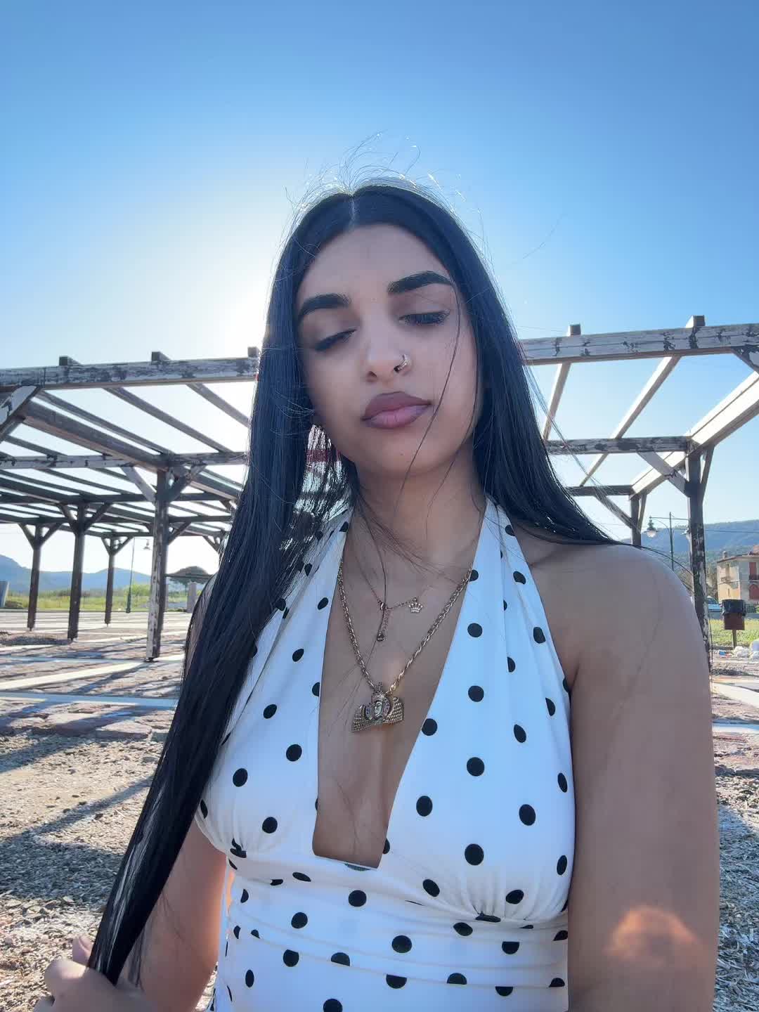 @ℰ