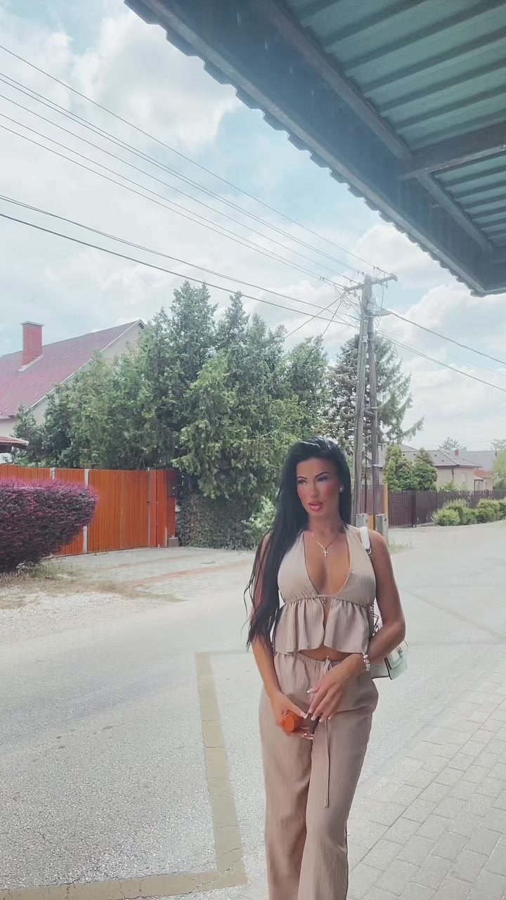 @✨𝐄𝐬𝐳𝐭𝐞𝐫✨