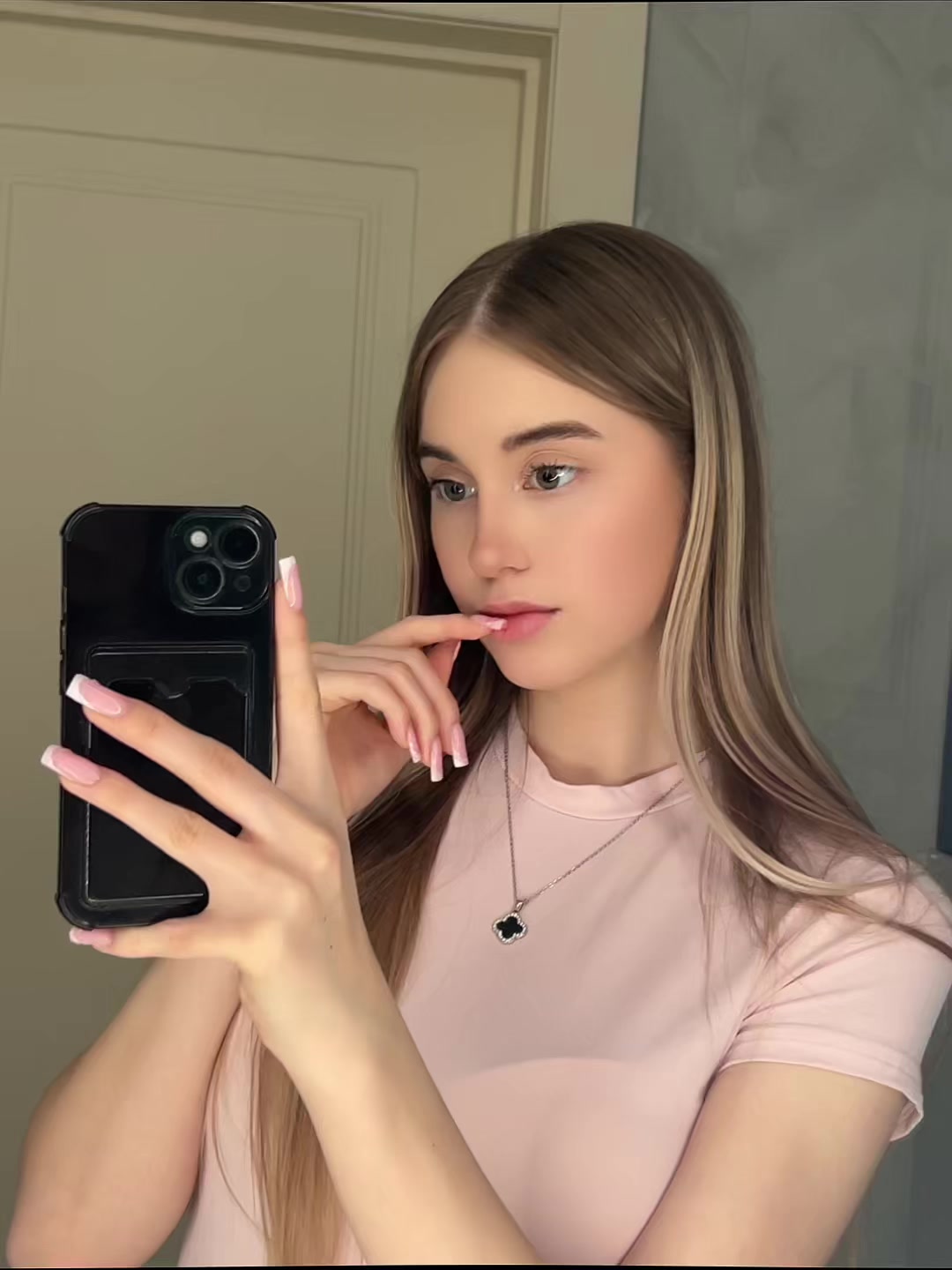 @nikasencova