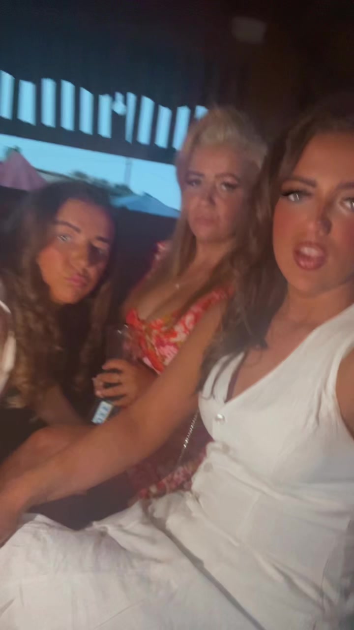 @ellensmag_18x