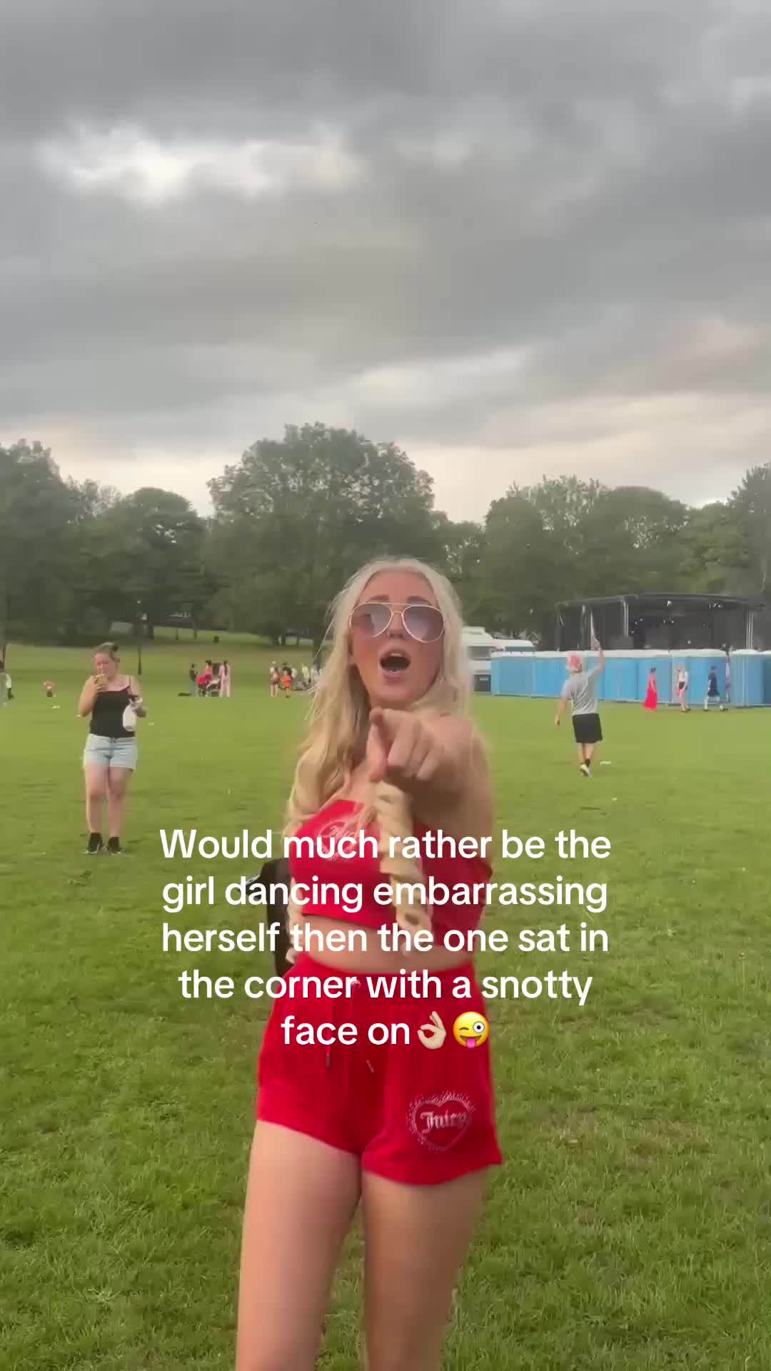 @Ellie Naisbitt🧸✨🤎