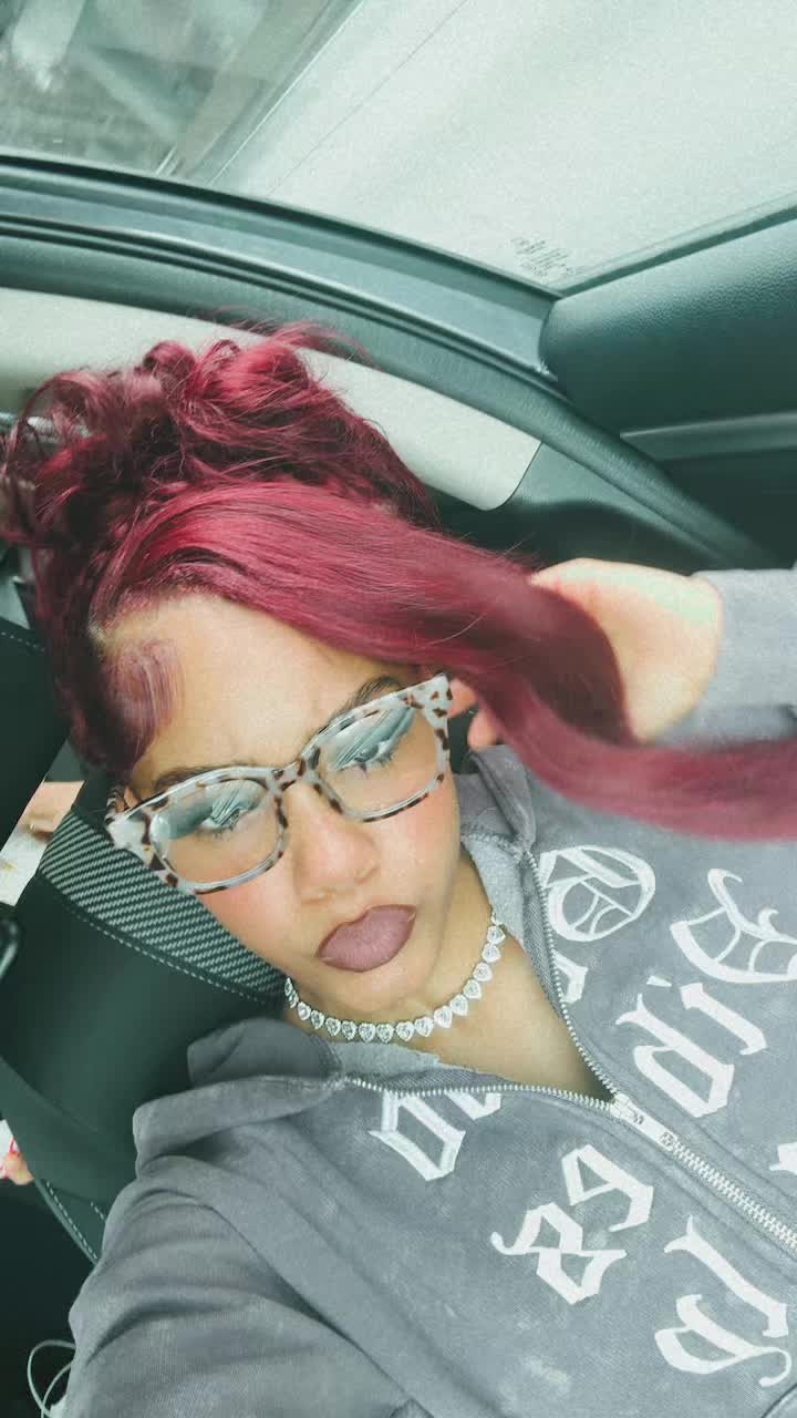@𝐤𝐦𝐨𝐧𝐞𝐲