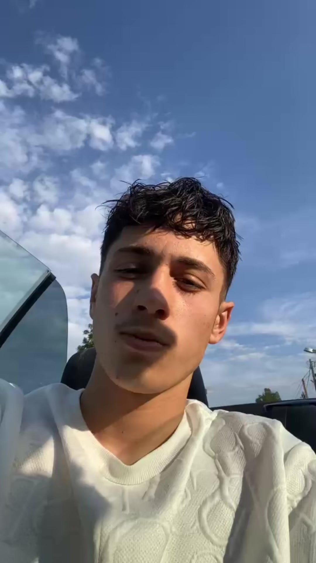 @🦅