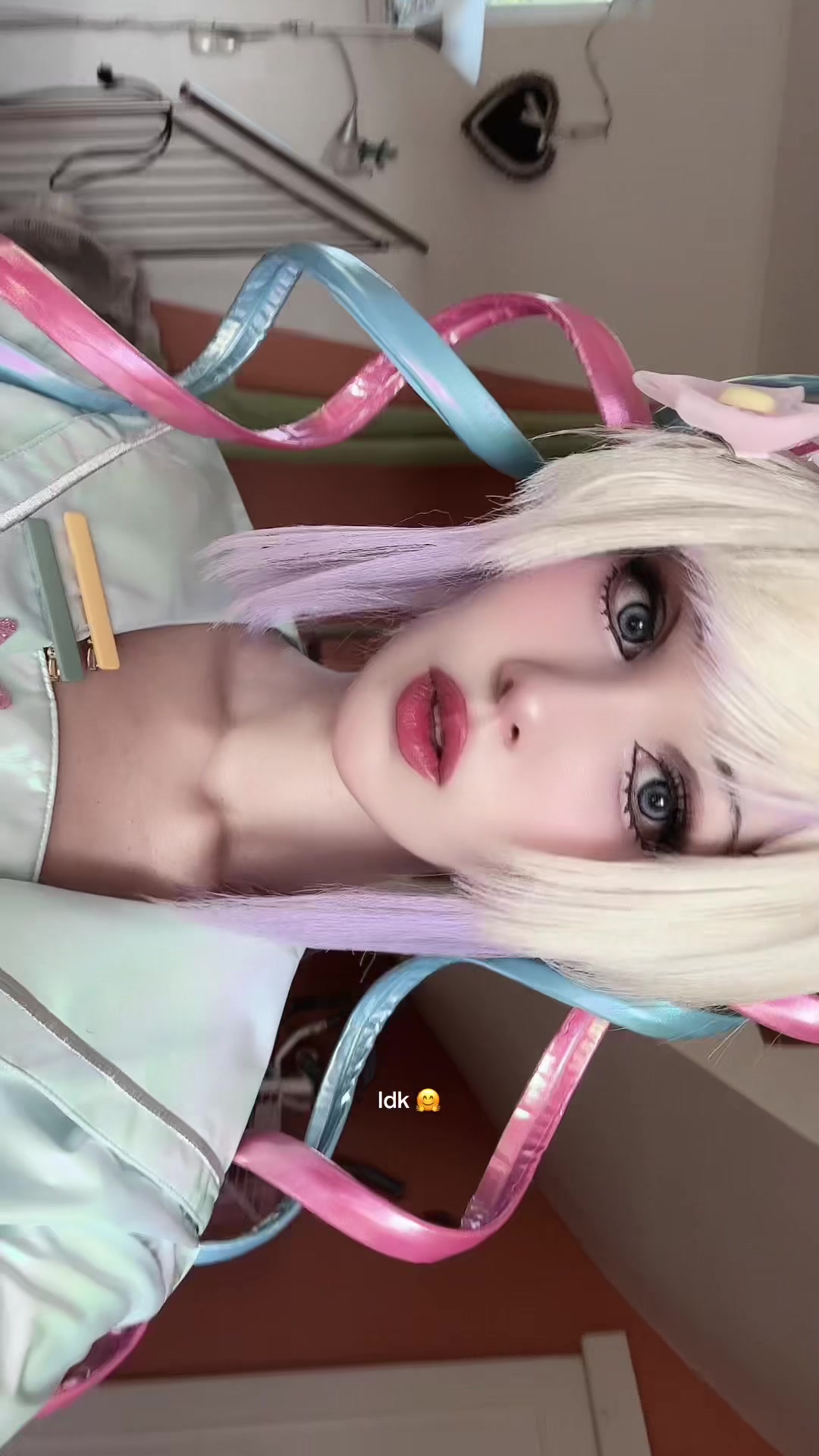 @𖦹&deg;🍎Anni