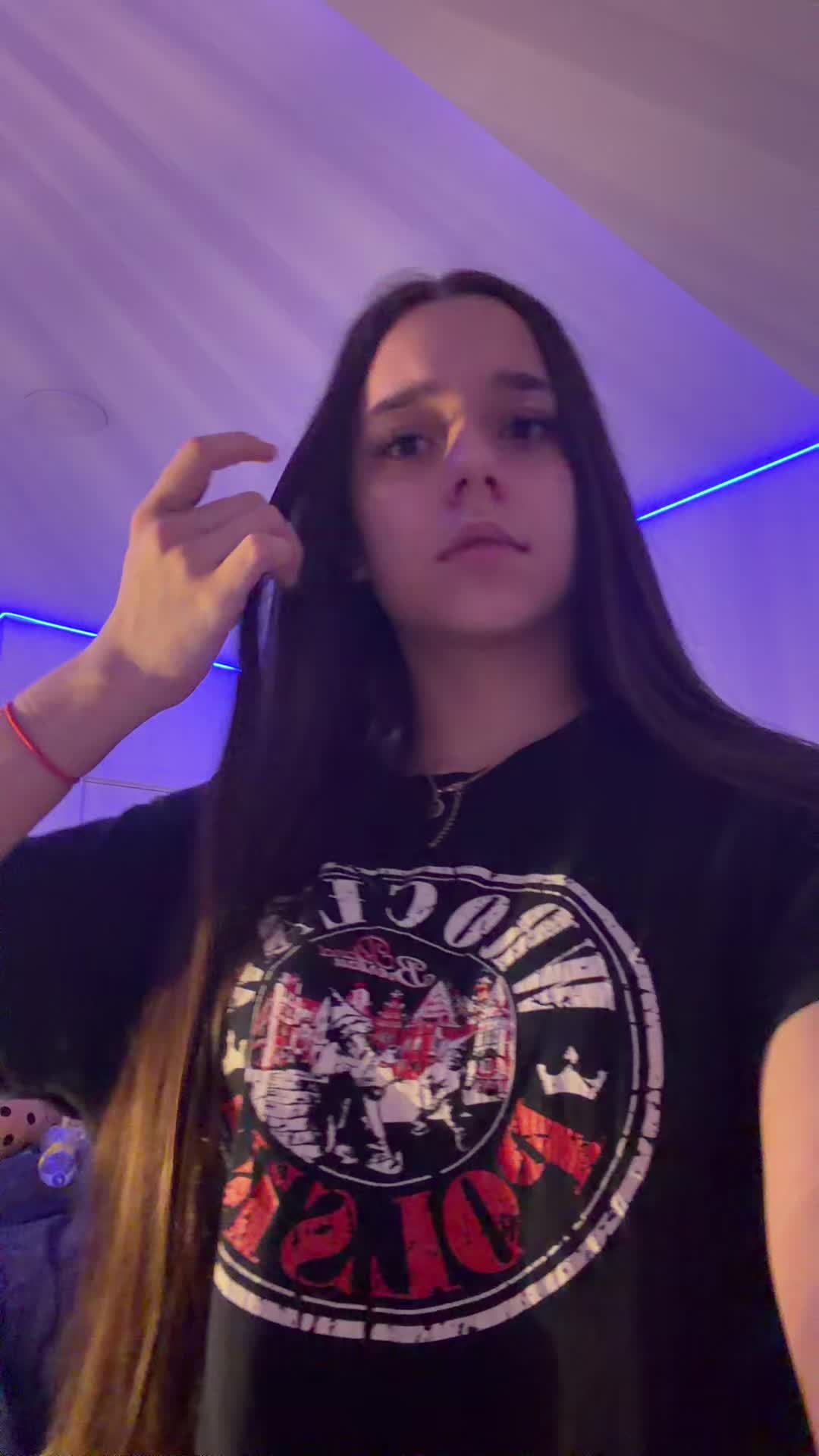 @vicky