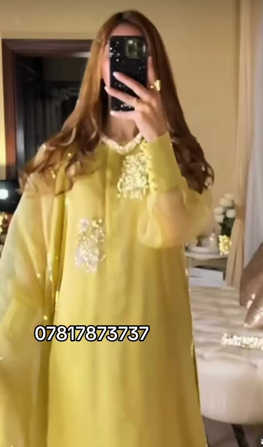 @outfits_by_naeema