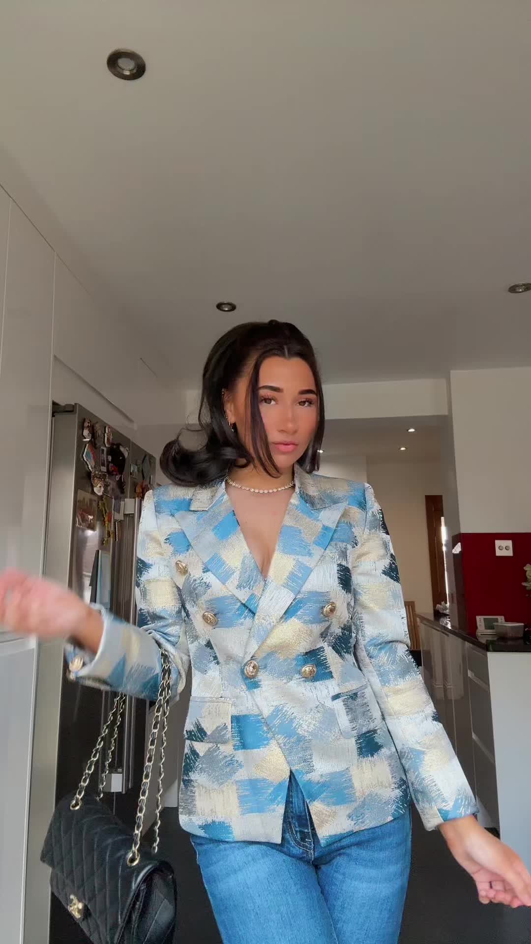 @luisaadavis