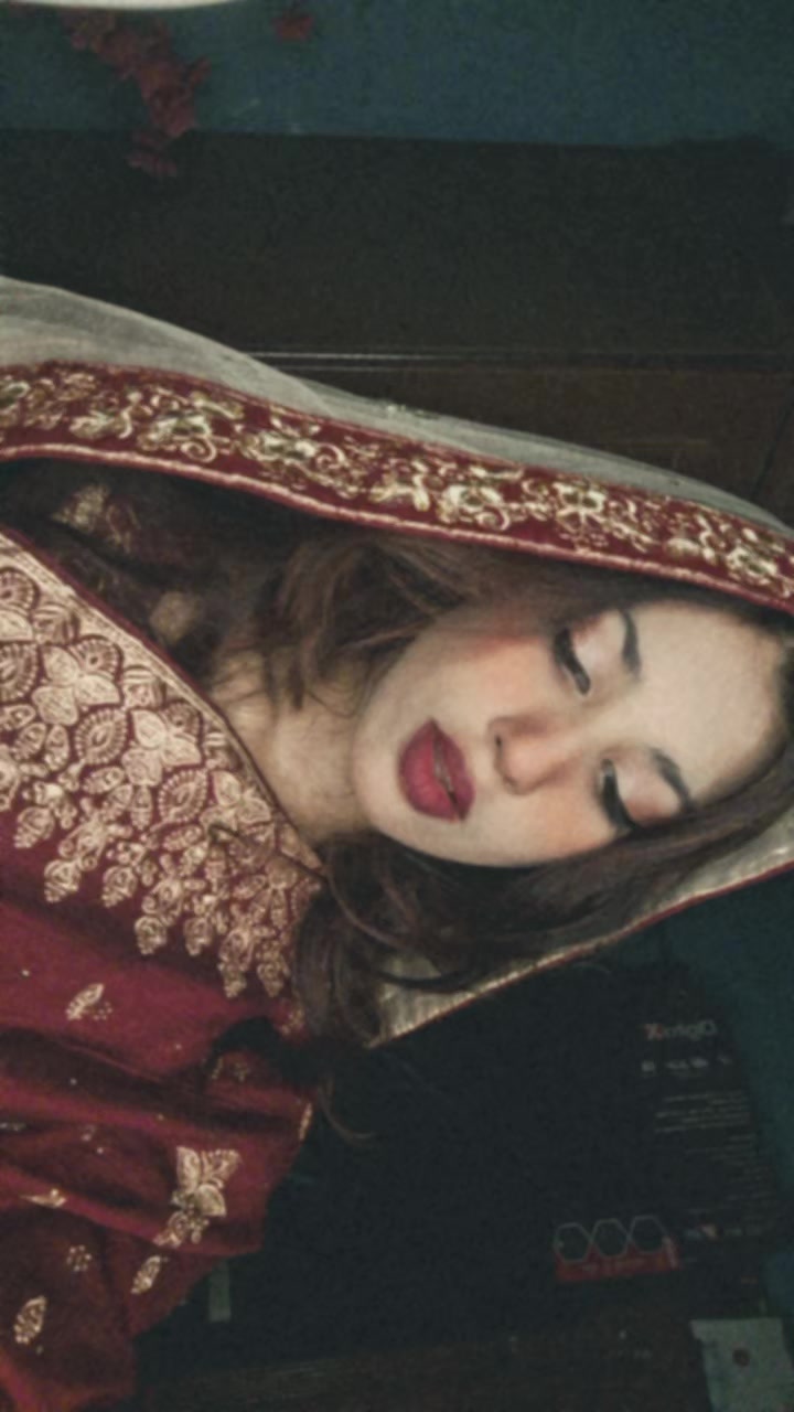 @JANU🌷😫🎀