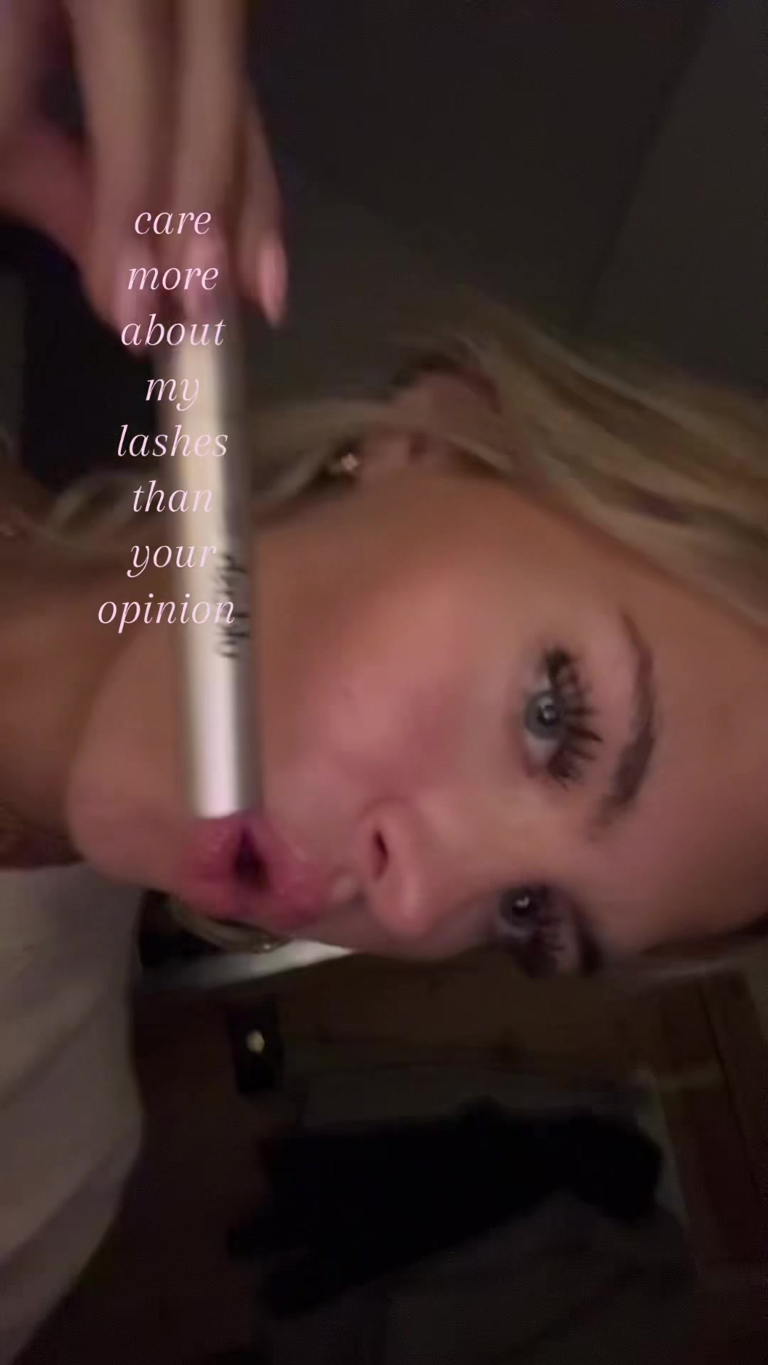 @hollyvjones