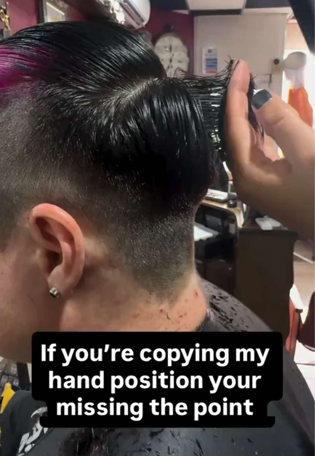 @Short Hair Cutting Specialist