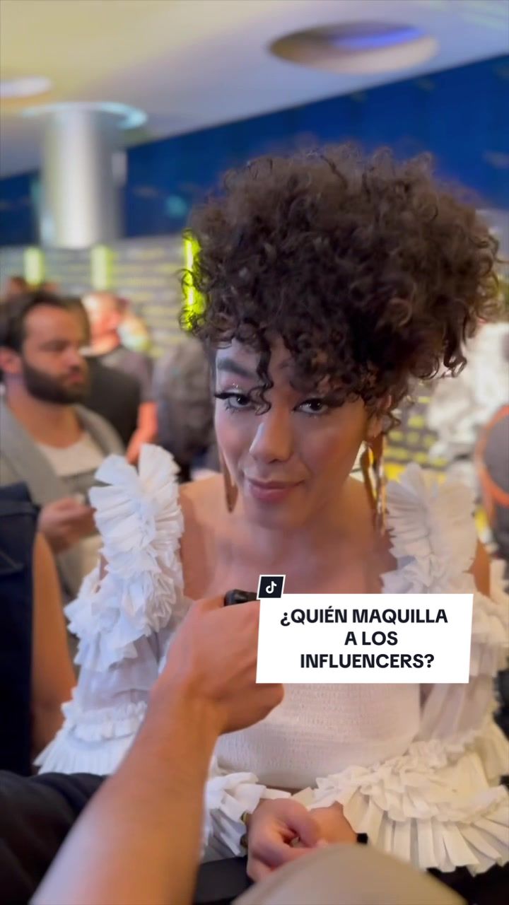 @Escuela de Maquillaje