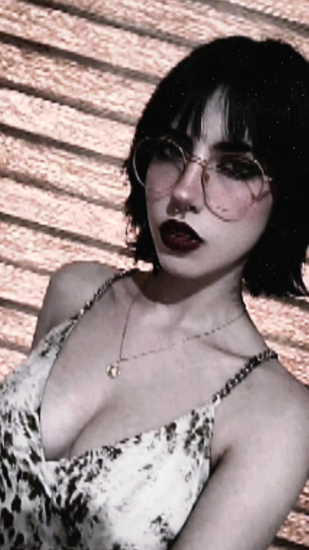 @Valenaery