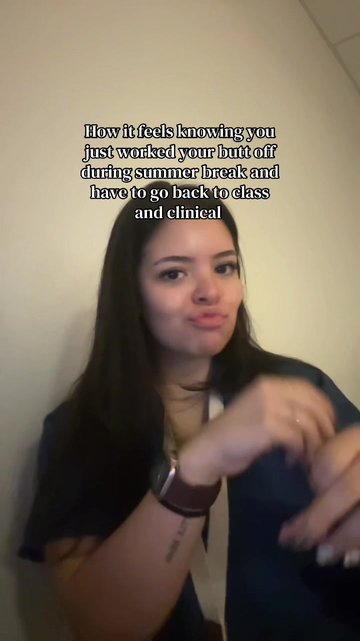@🦦