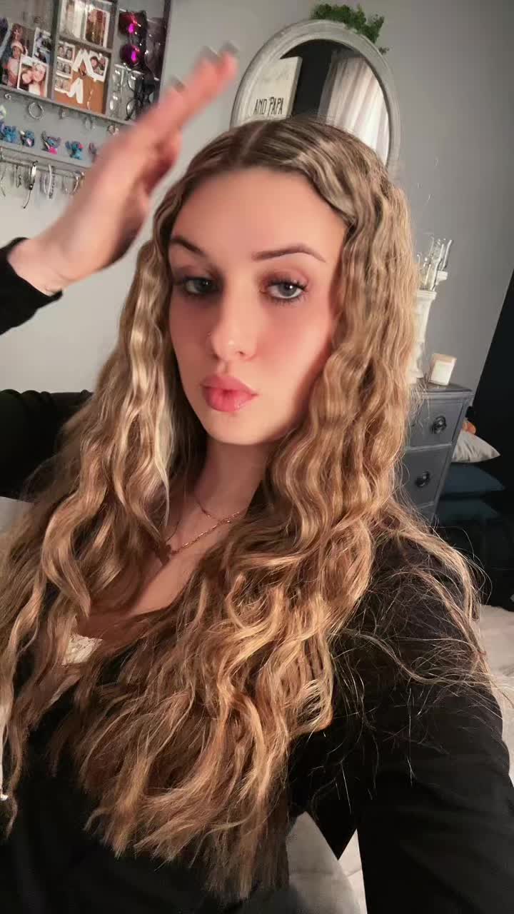 @alexia🦋.