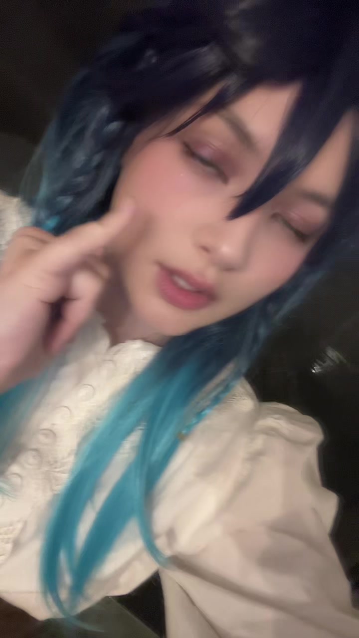 @emmaxcos_