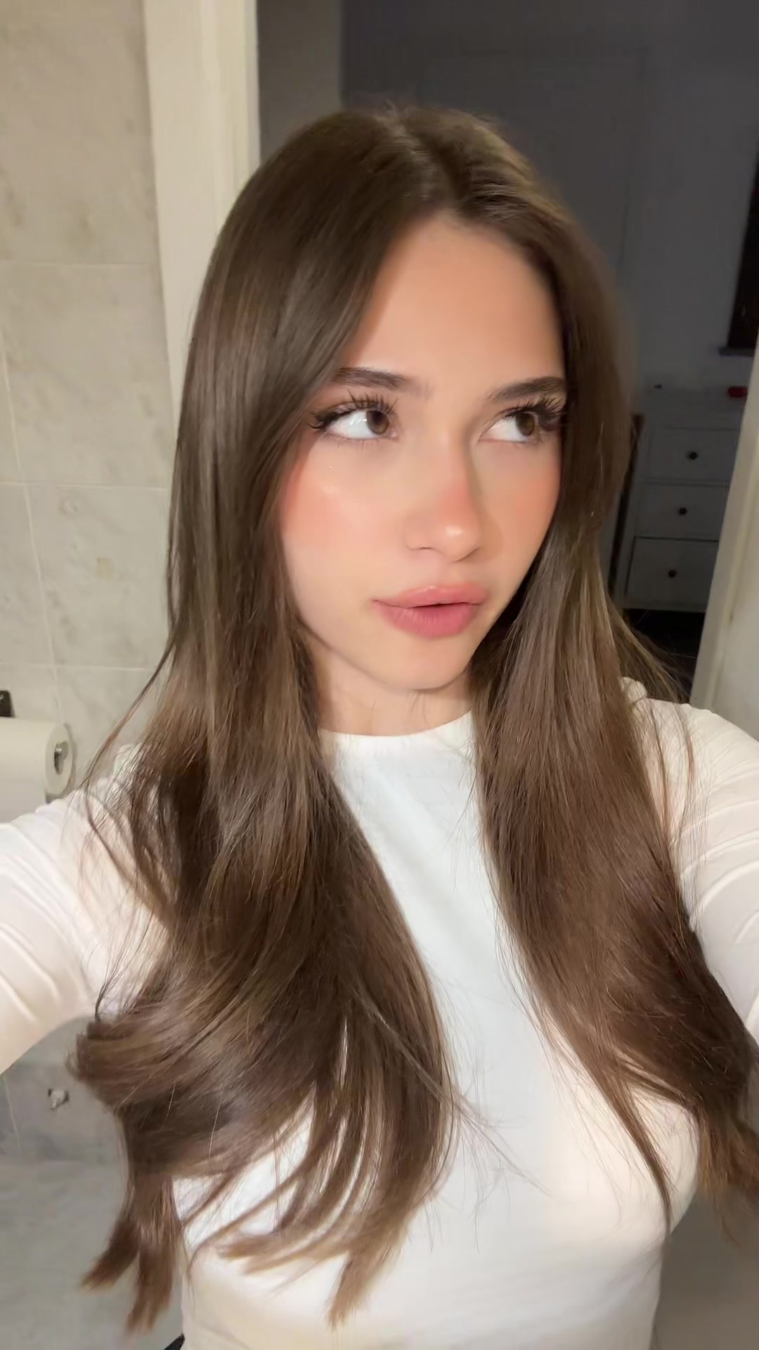 @𝐄𝐋𝐈𝐒𝐀