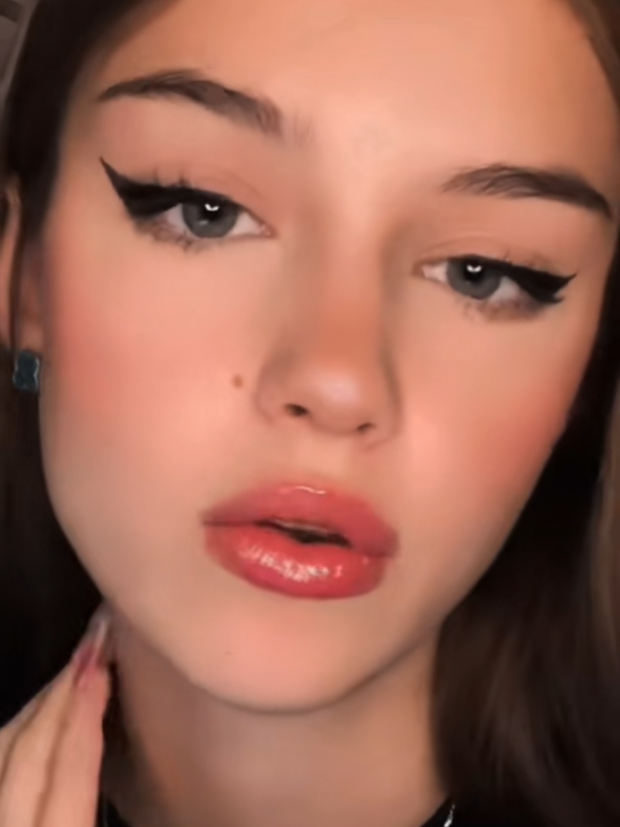 @AnnaWorld🍓