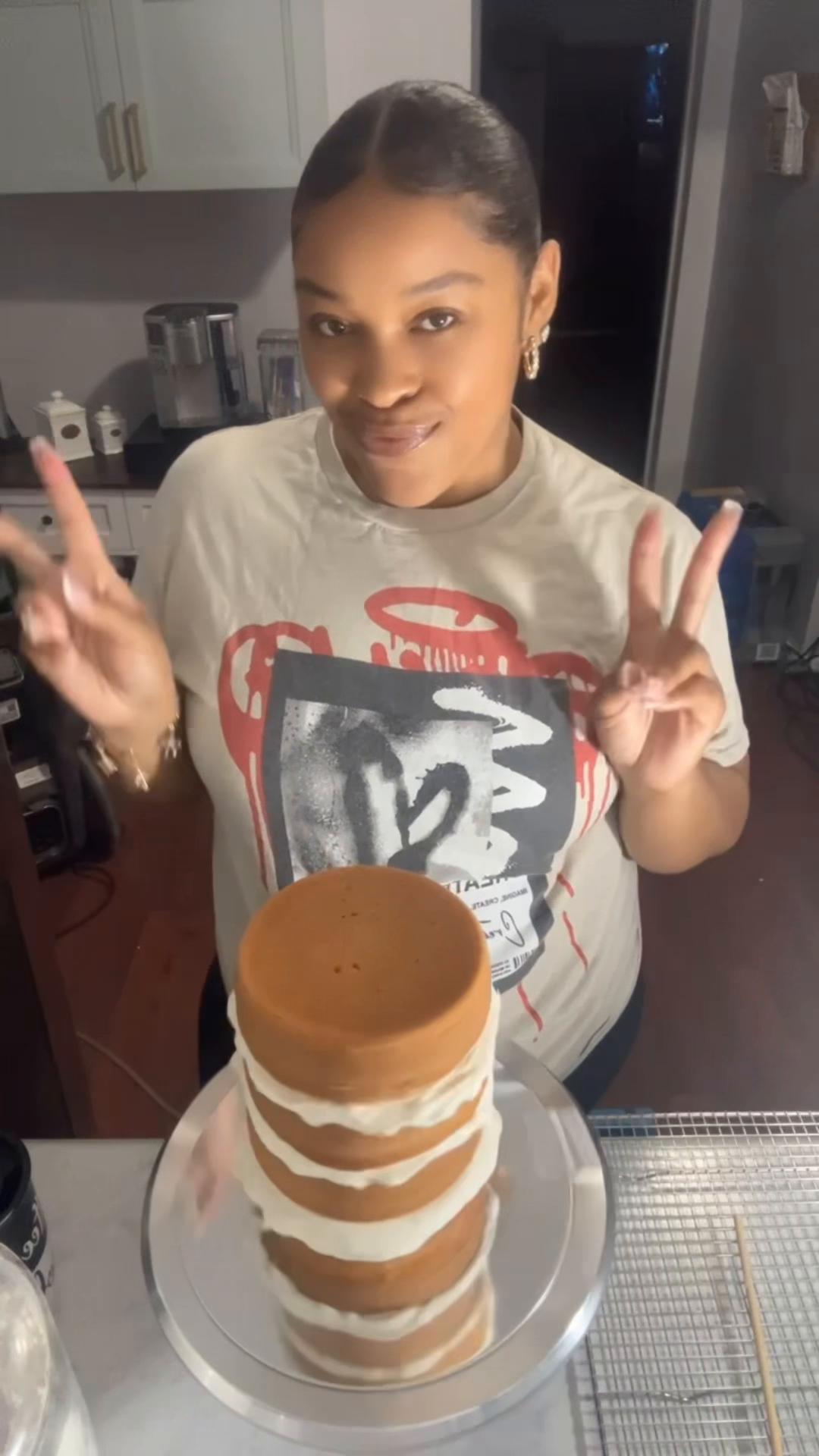 @Intoxicakeit