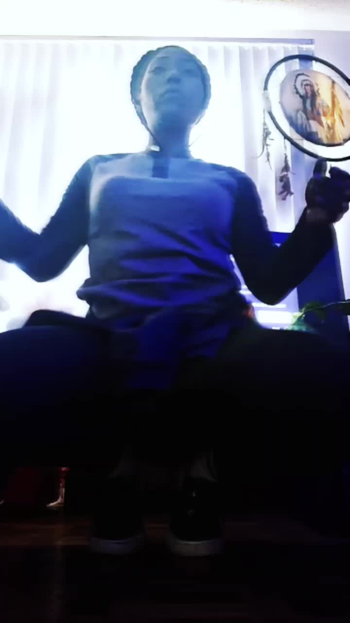 @Qu33nLyNae36_0