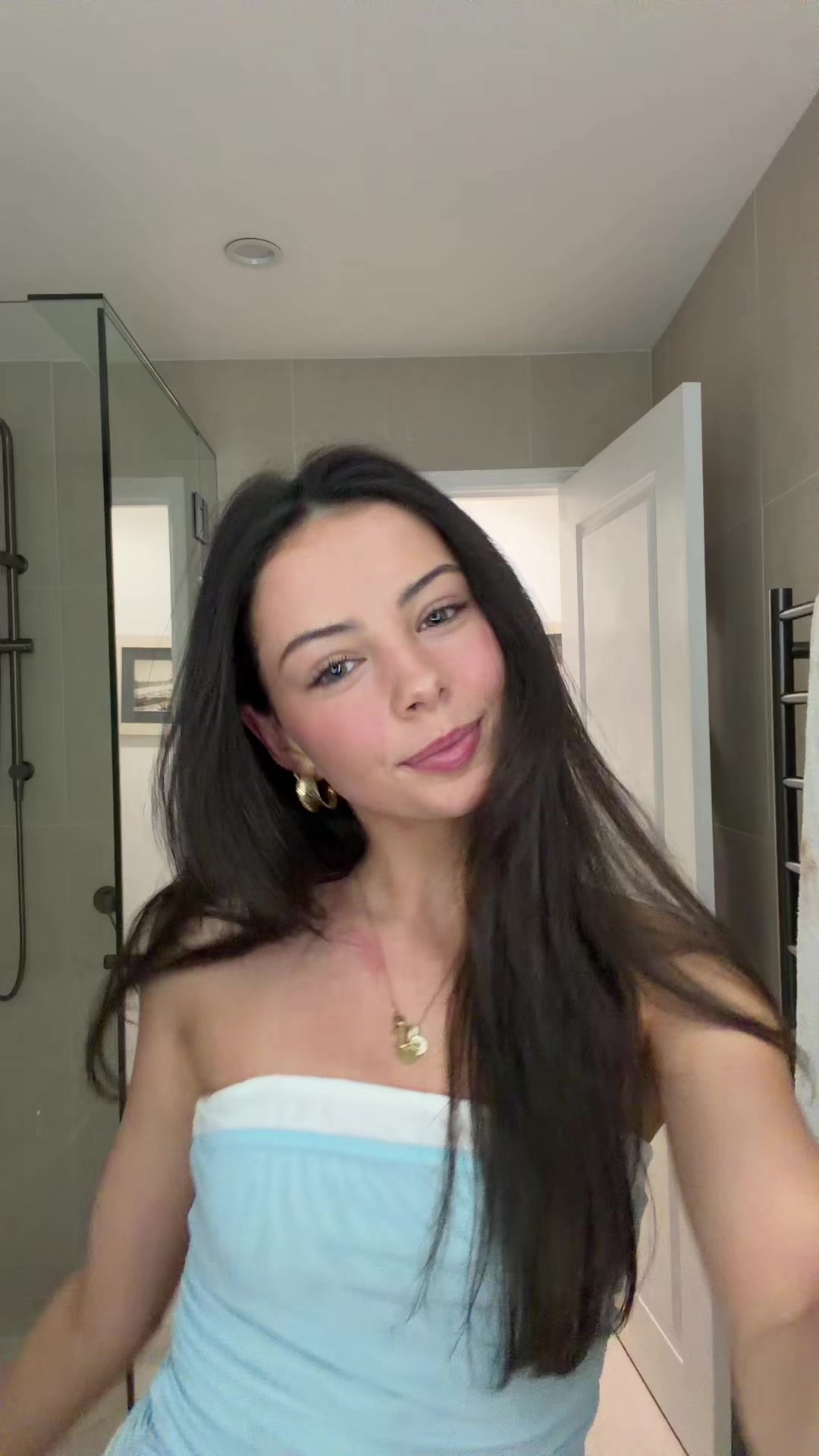 @Ava