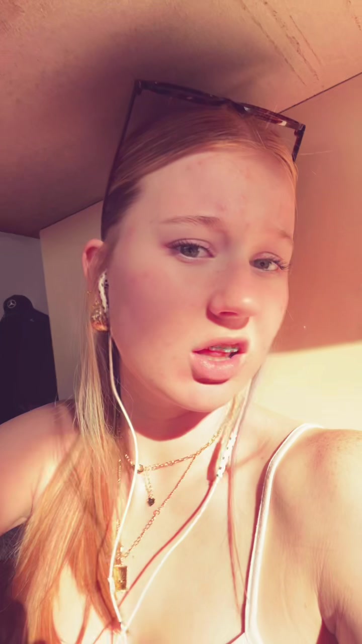 @chloefrederiksen_