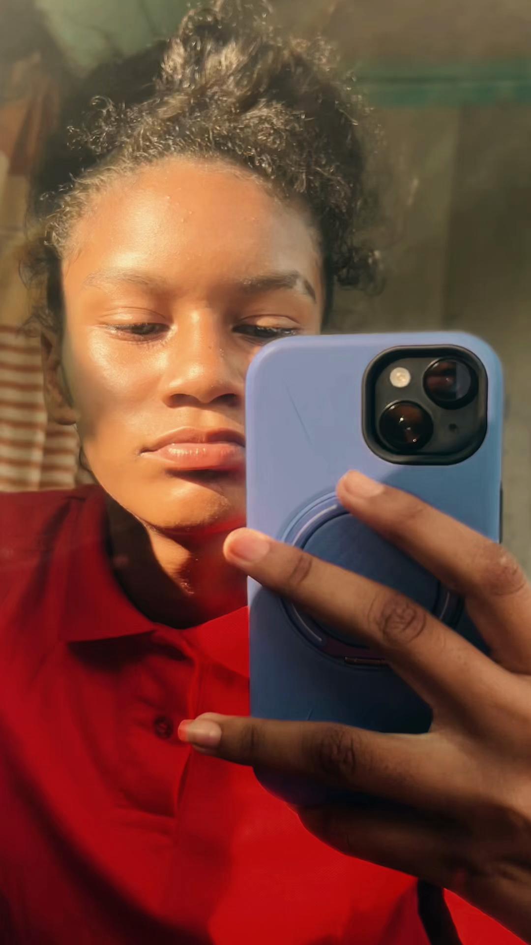 @Nia