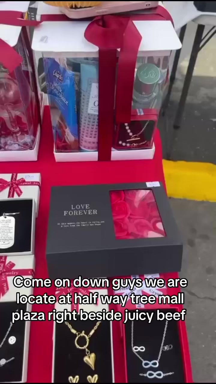 @DeeDee
