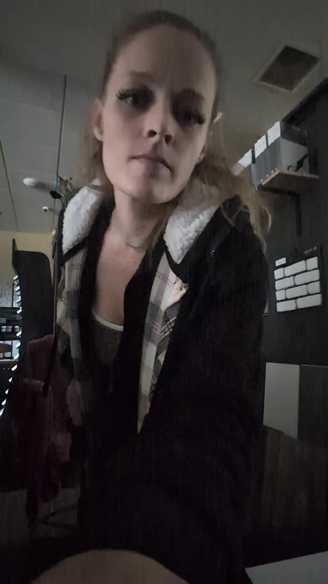 @chrystalirl