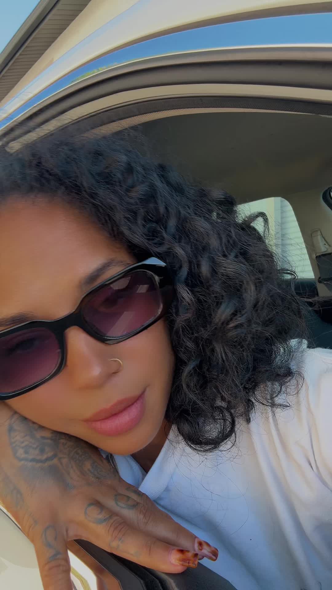 @ShhmoneyCurl
