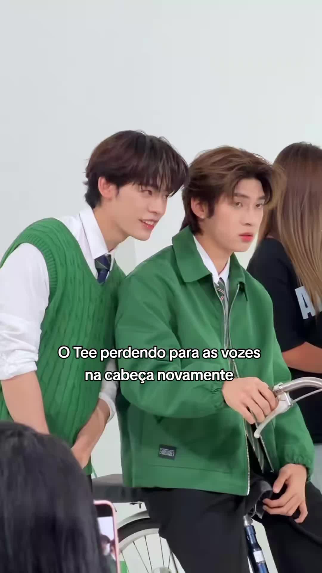@2teePor