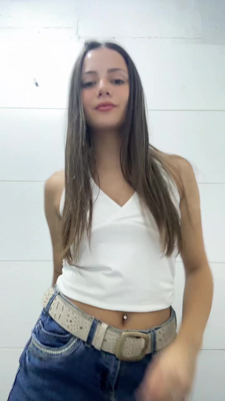 @Vickyy