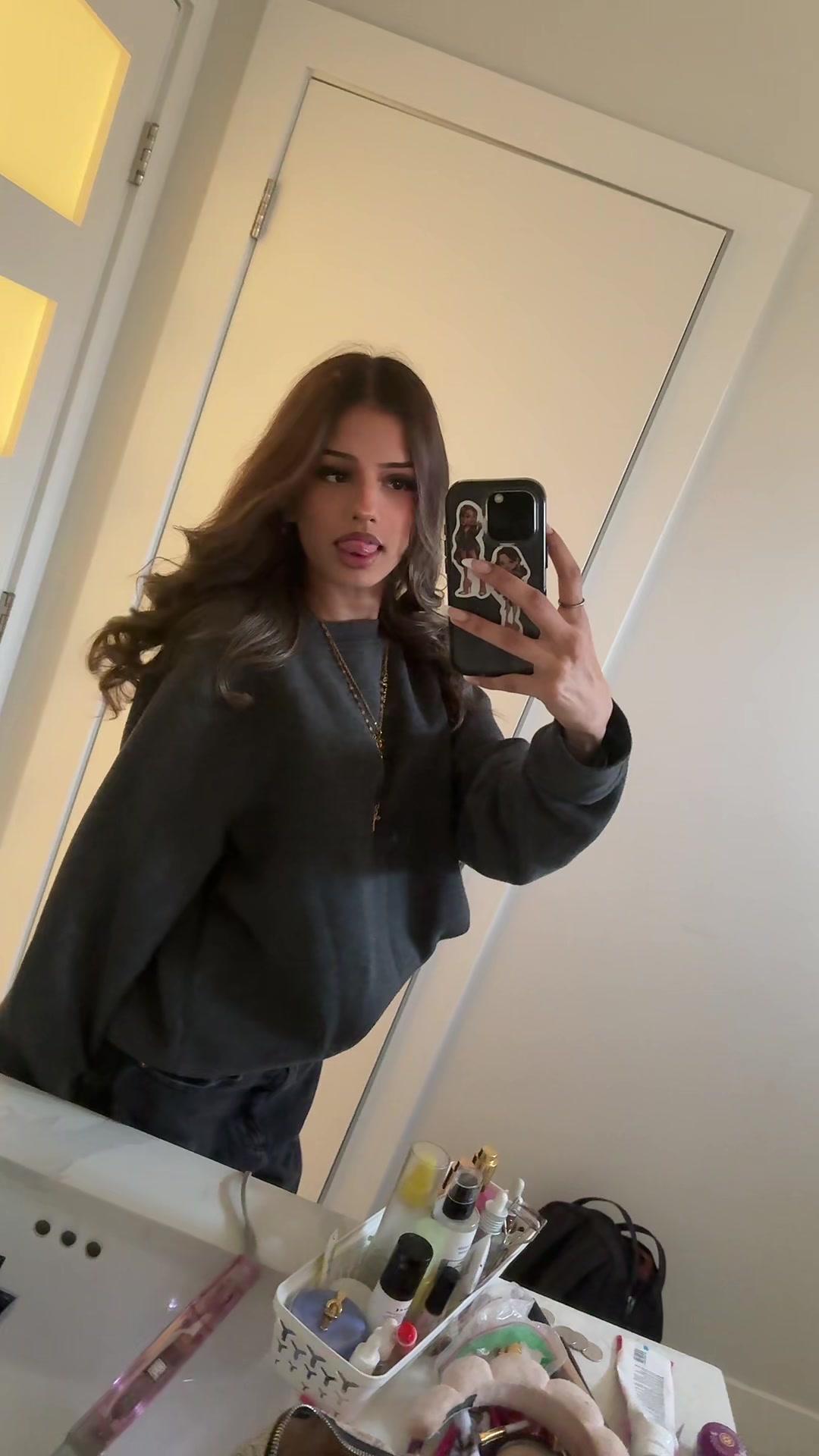 @𝒮