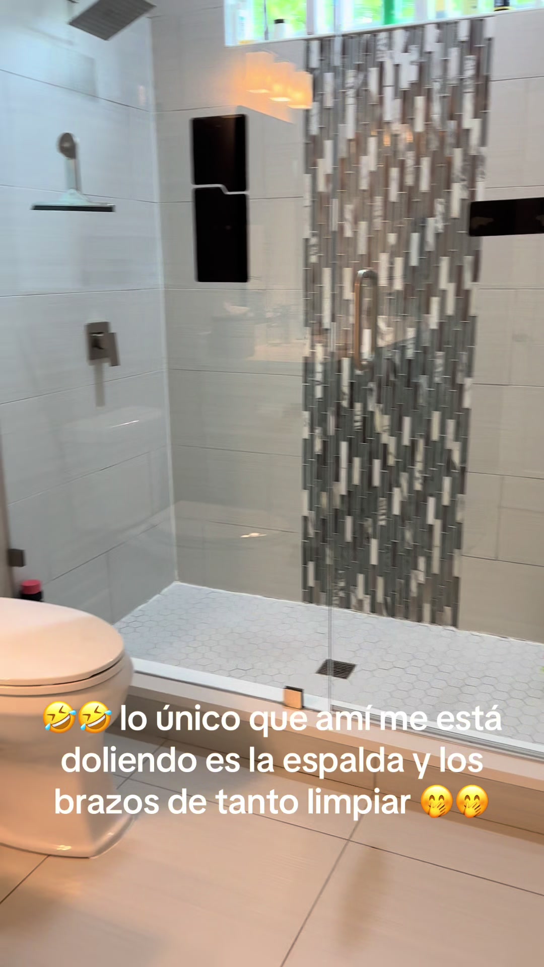 @Ana Morales