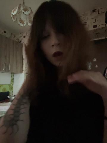 @🧟&zwj;♀️